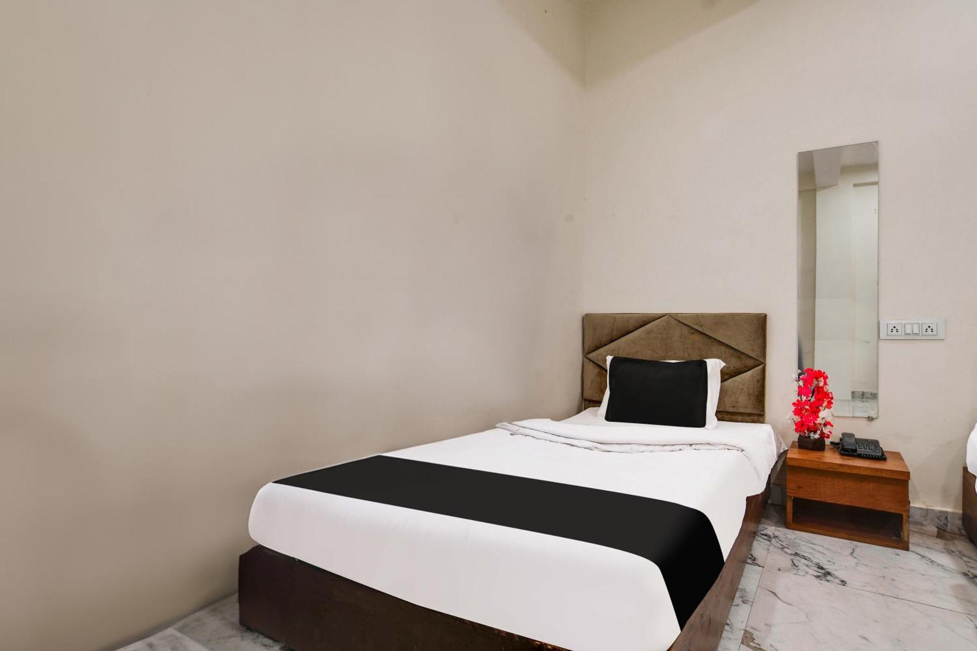 Hotel O Ujjain Near Hari Fatak Exterior photo